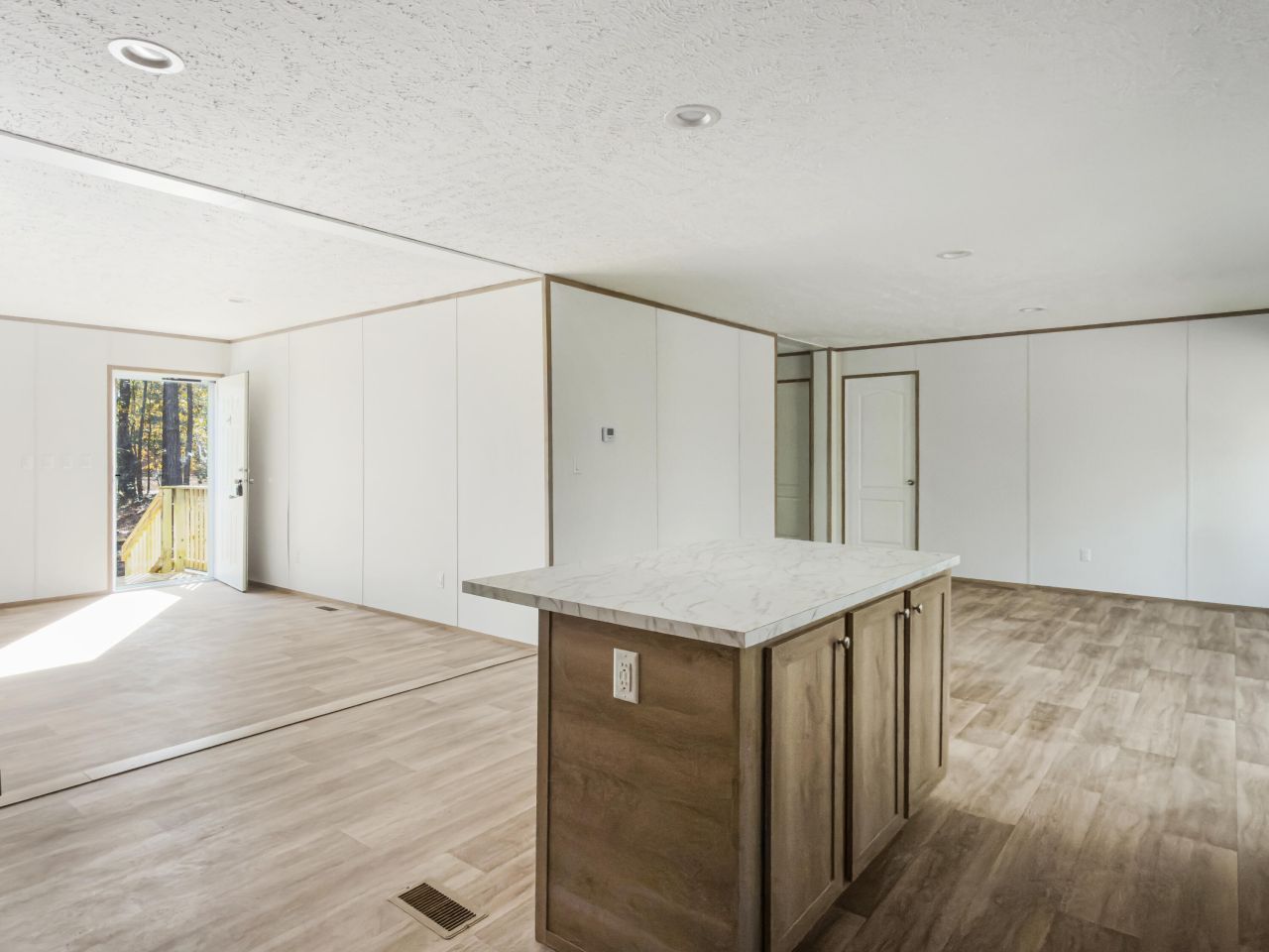 270 Saturn Lane Photo 13