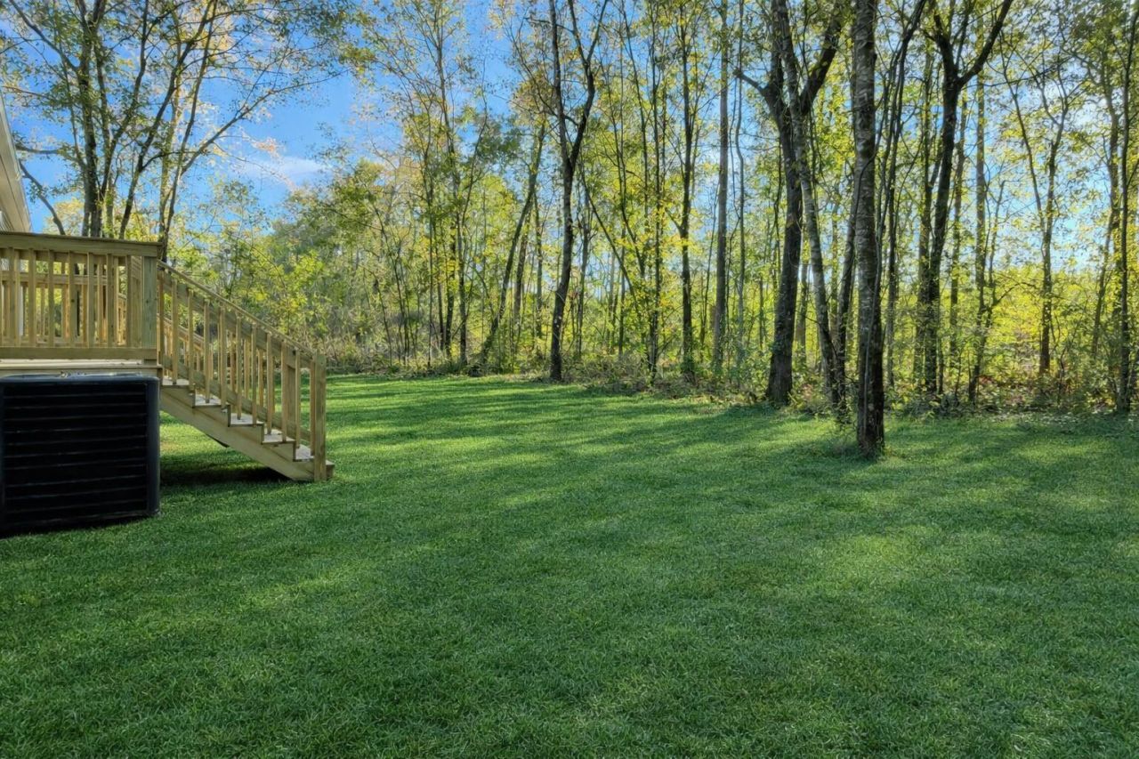 270 Saturn Lane Photo 6