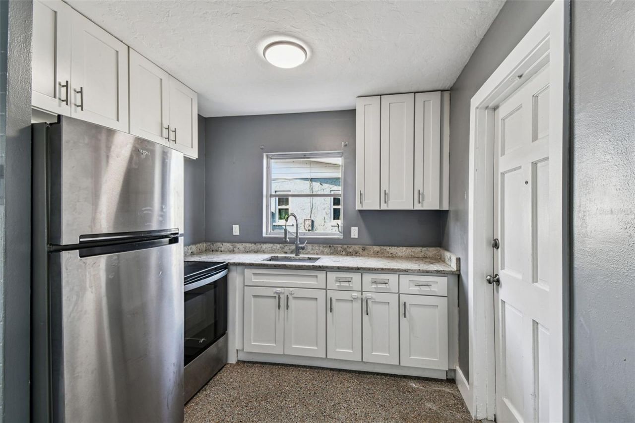 6538 42nd Avenue N, Kenneth City, FL 33709 Photo