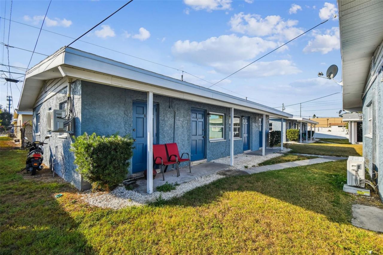 6538 42nd Avenue N, Kenneth City, FL 33709 Photo