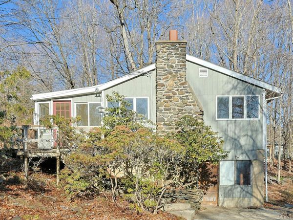 35 Mountain Trail, Croton-on-Hudson, NY 10520