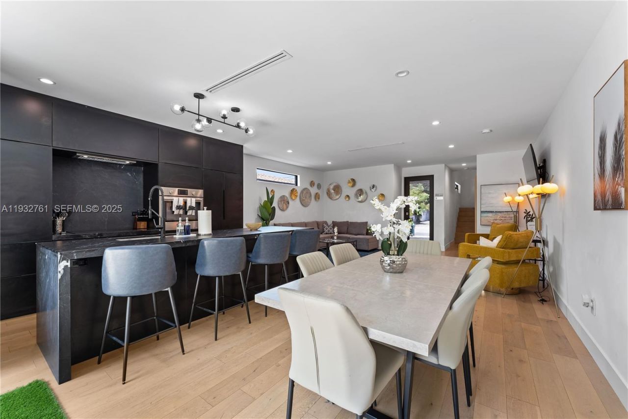 58 NW 52nd St, Miami, FL 33127 Photo