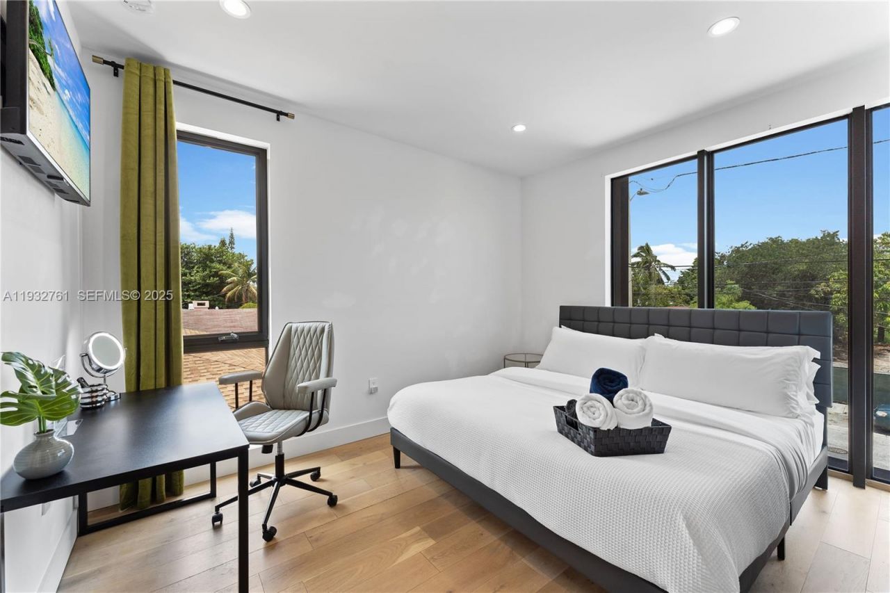 58 NW 52nd St, Miami, FL 33127 Photo