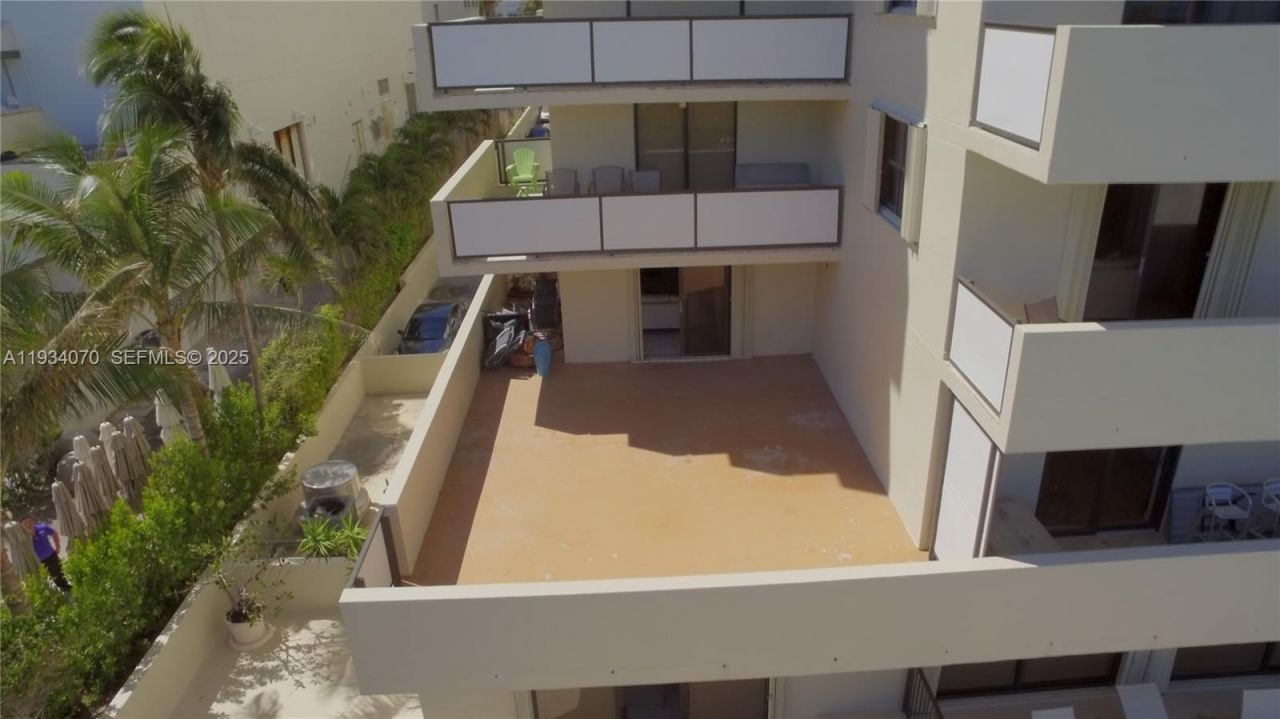 1623 Collins Ave, Unit 218, Miami Beach, FL 33139 Photo