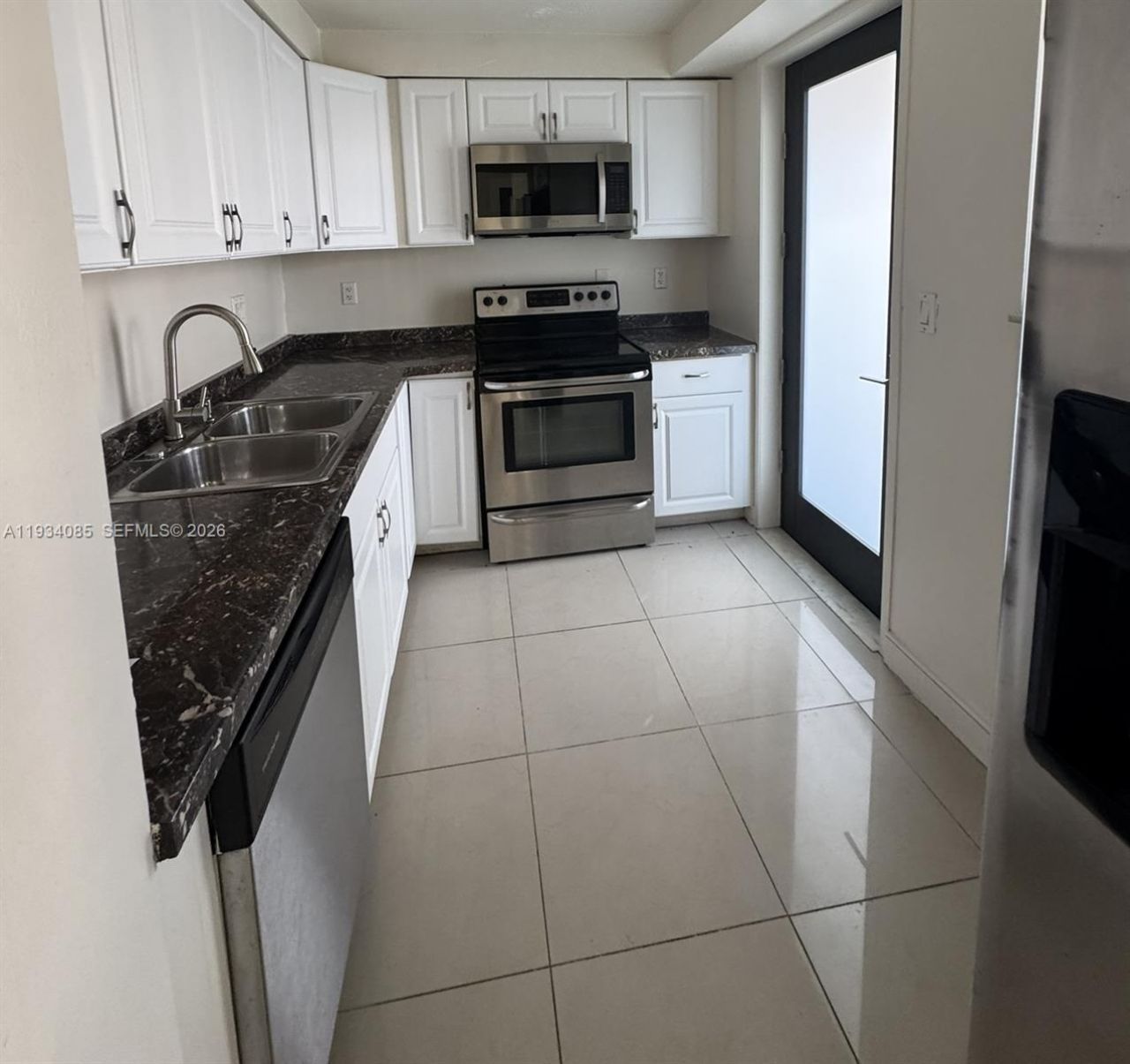 301 Golden Isles Dr, Unit 112, Hallandale Beach, FL 33009 Photo