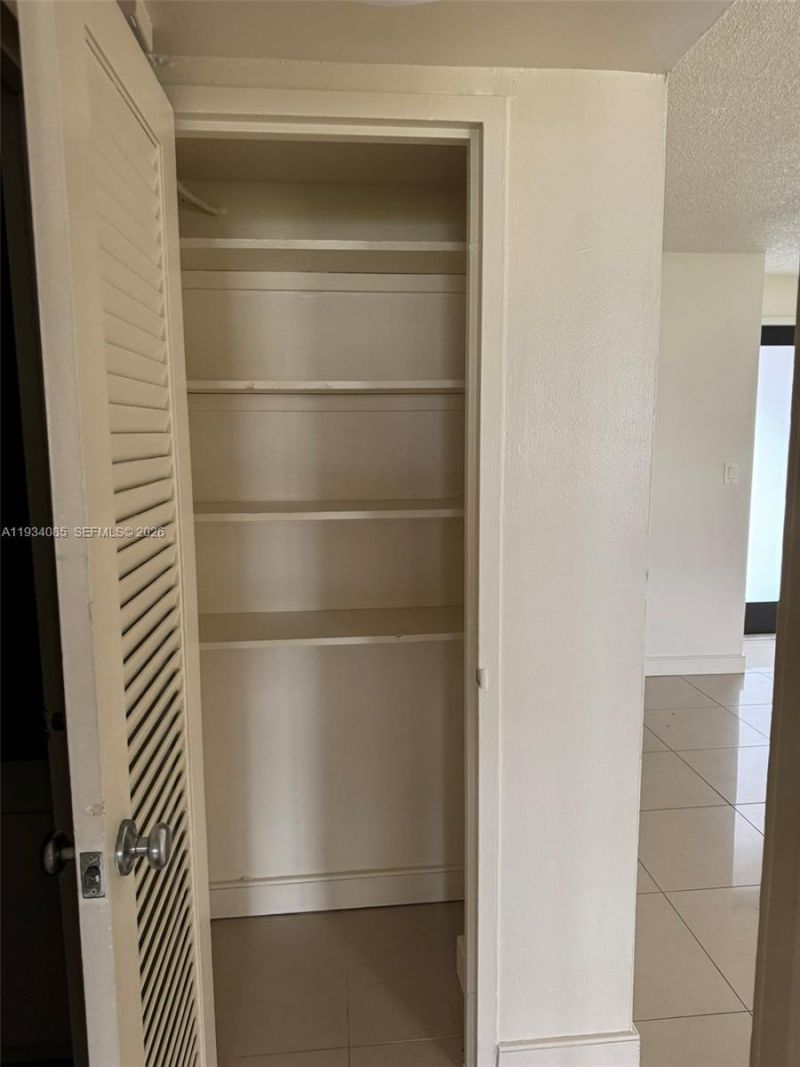 301 Golden Isles Dr, Unit 112, Hallandale Beach, FL 33009 Photo