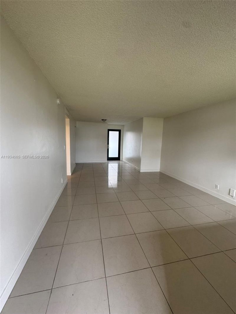 301 Golden Isles Dr, Unit 112, Hallandale Beach, FL 33009 Photo