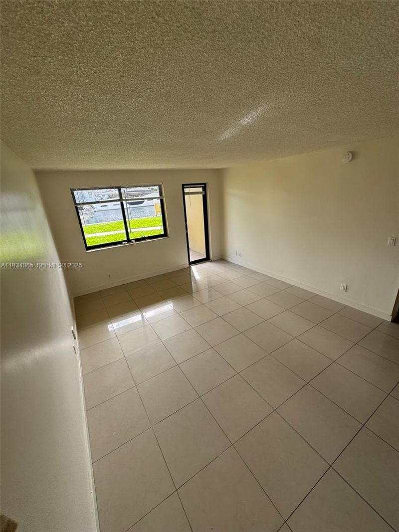 301 Golden Isles Dr, Unit 112, Hallandale Beach, FL 33009 Photo