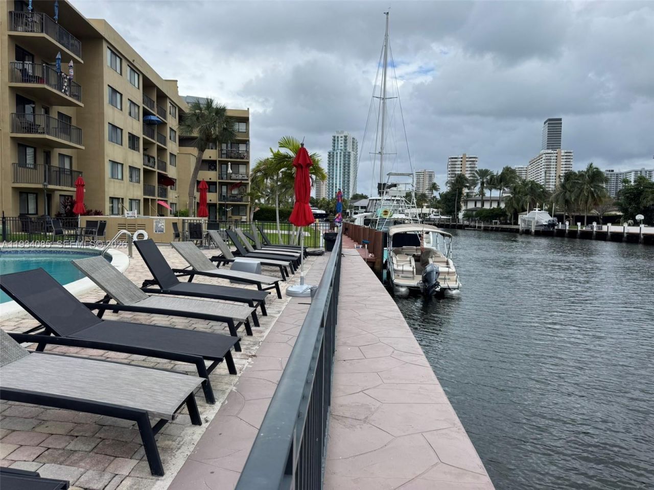 301 Golden Isles Dr, Unit 112, Hallandale Beach, FL 33009 Photo