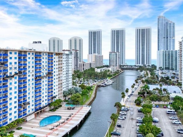 400 Kings Point Dr, Unit 1604, Sunny Isles Beach, FL 33160