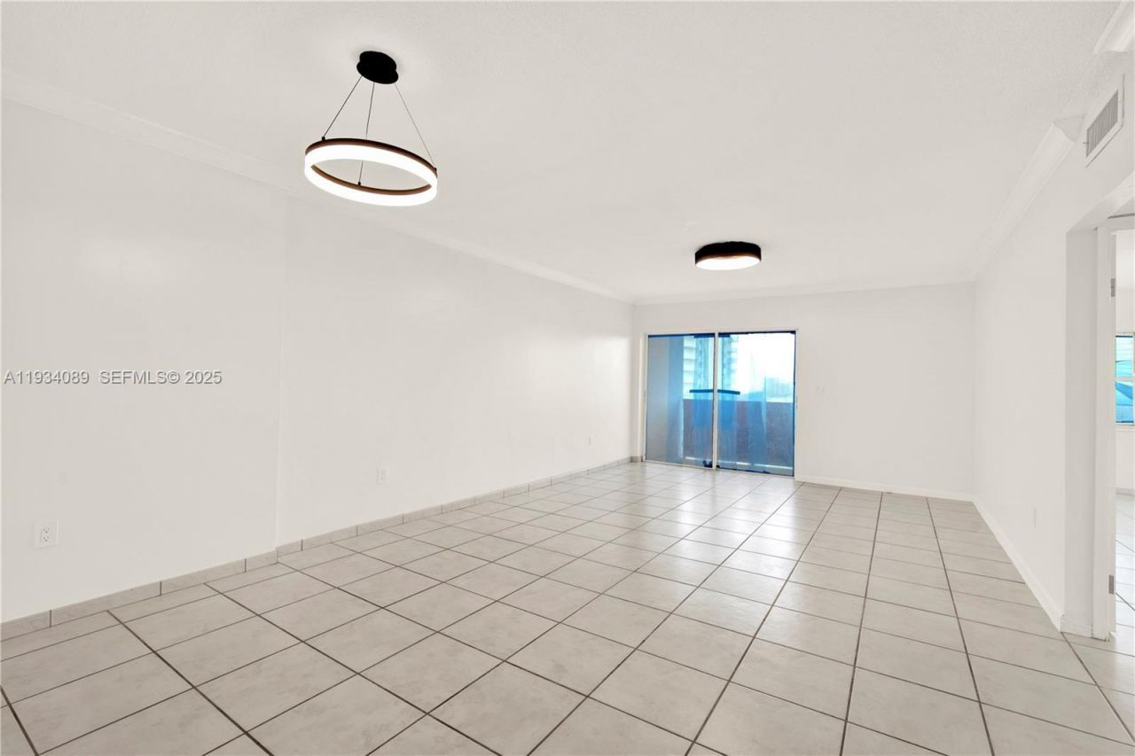 400 Kings Point Dr, Unit 1604, Sunny Isles Beach, FL 33160 Photo