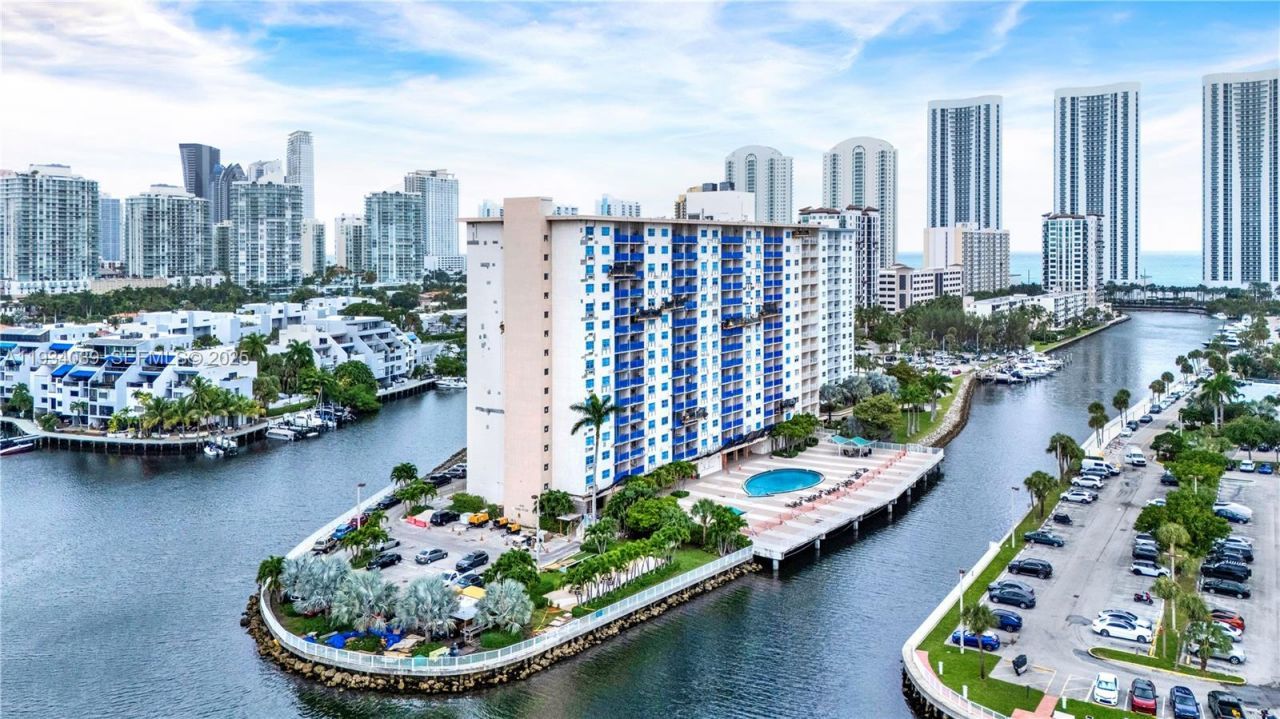 400 Kings Point Dr, Unit 1604, Sunny Isles Beach, FL 33160 Photo