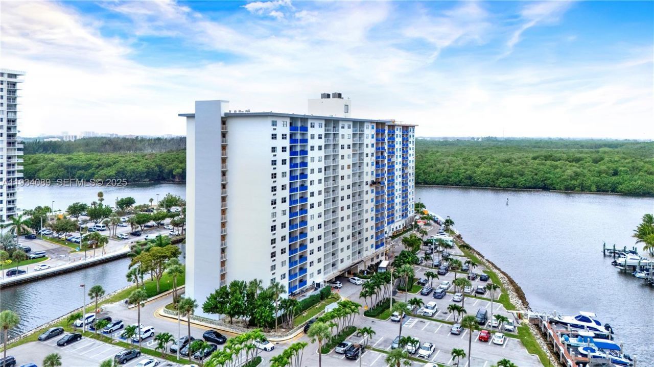 400 Kings Point Dr, Unit 1604, Sunny Isles Beach, FL 33160 Photo