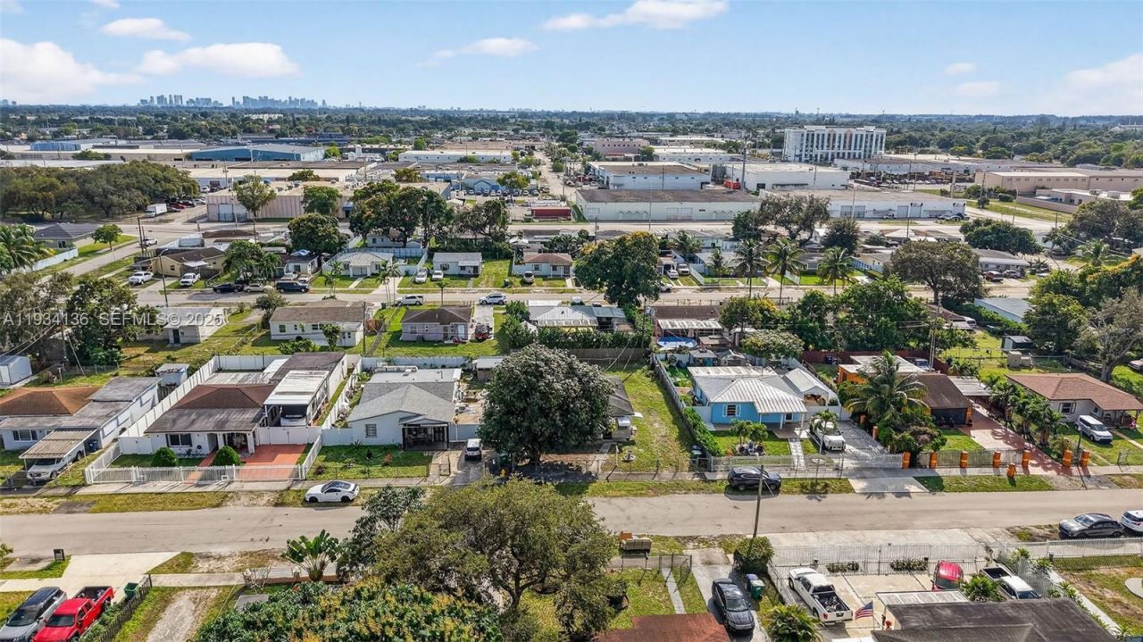 2440 NW 152nd Ter, Miami Gardens, FL 33054 Photo