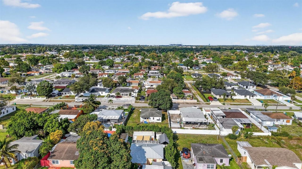 2440 NW 152nd Ter, Miami Gardens, FL 33054 Photo