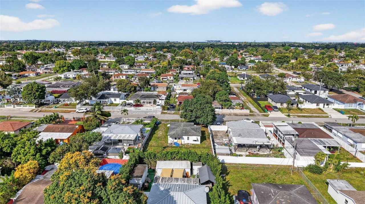 2440 NW 152nd Ter, Miami Gardens, FL 33054 Photo