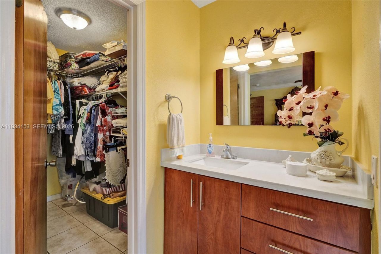 4141 W 4th Ave, Hialeah, FL 33012 Photo