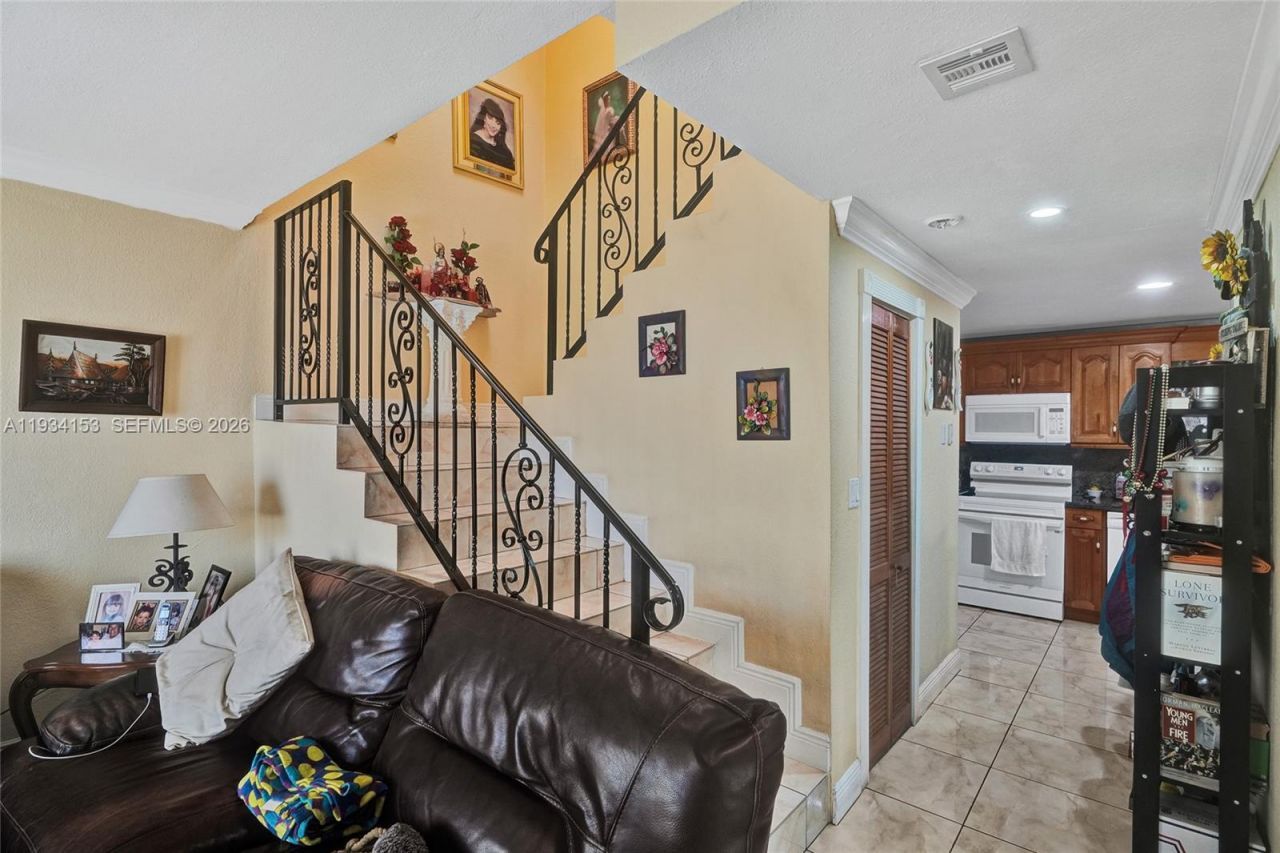 4141 W 4th Ave, Hialeah, FL 33012 Photo