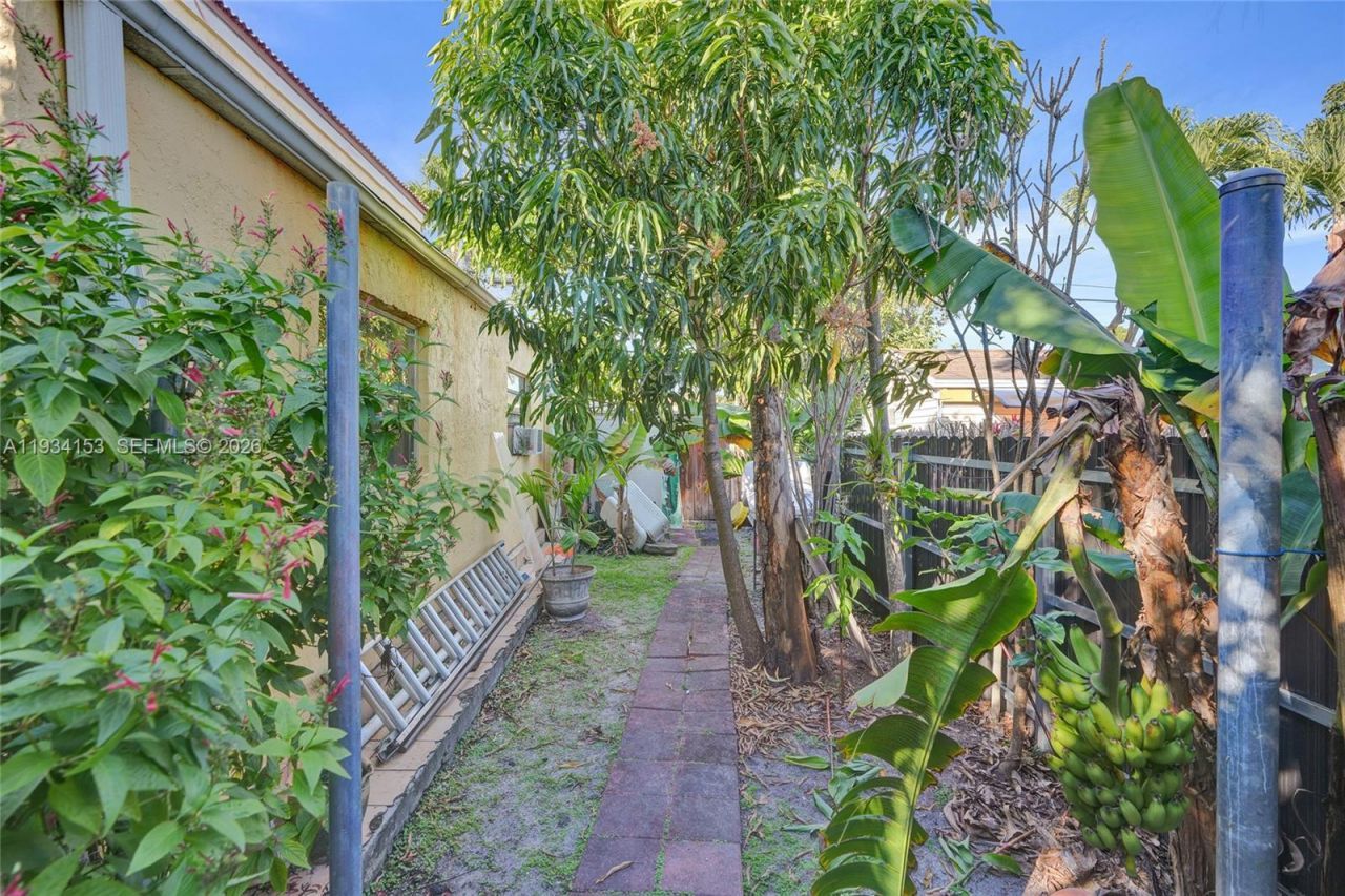 4141 W 4th Ave, Hialeah, FL 33012 Photo