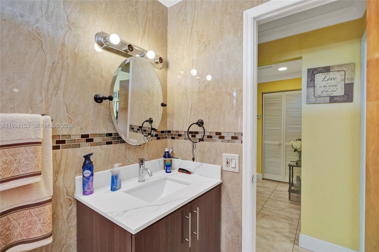 4141 W 4th Ave, Hialeah, FL 33012 Photo