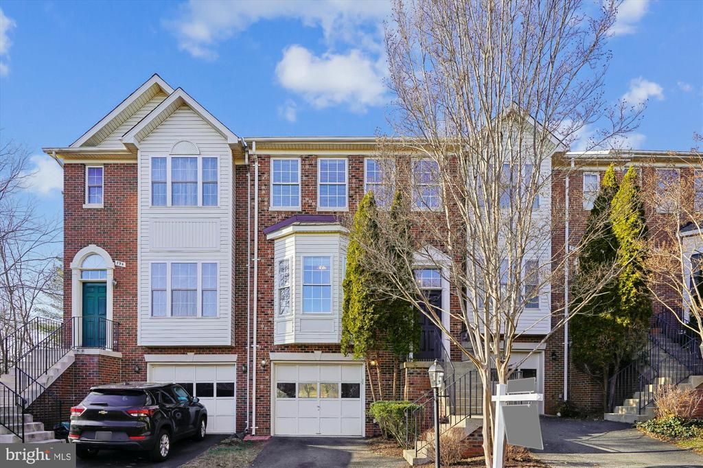 796 Col Edmonds Court, Warrenton, VA 20186 Main Photo