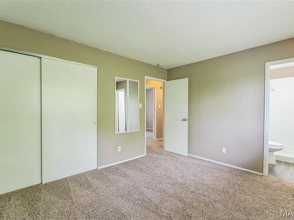 6250 Pennyrich Court, Florissant, MO 63033