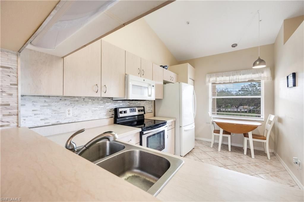 6625 Huntington Lakes Cir, Unit 203, Naples, FL 34119 Photo