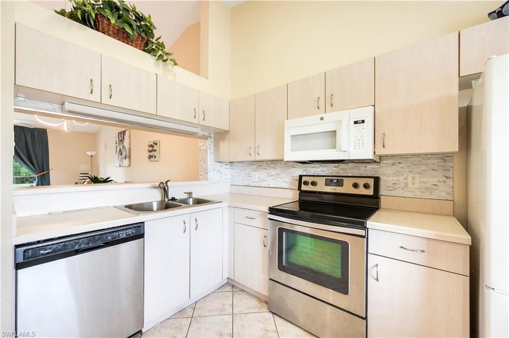 6625 Huntington Lakes Cir, Unit 203, Naples, FL 34119 Photo
