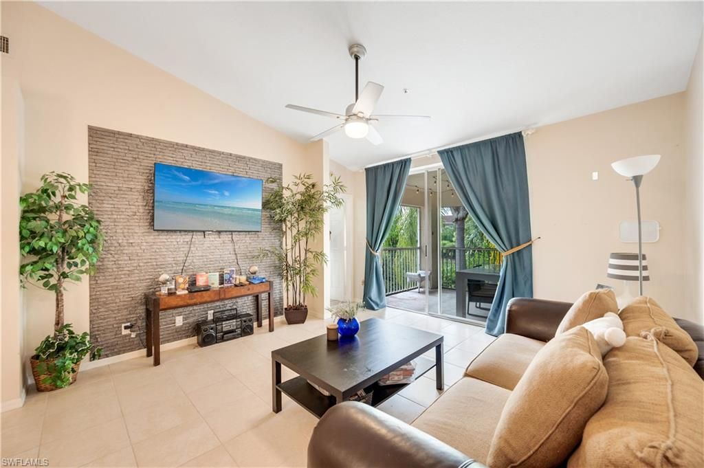 6625 Huntington Lakes Cir, Unit 203, Naples, FL 34119 Photo