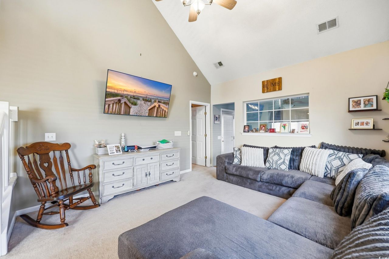 548 Uniola Dr. Photo 11