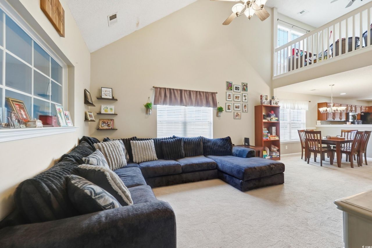 548 Uniola Dr. Photo 12