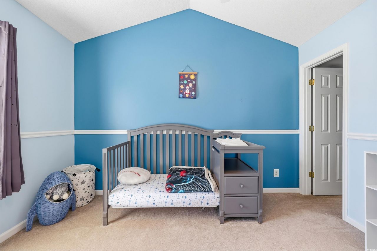 548 Uniola Dr. Photo 23