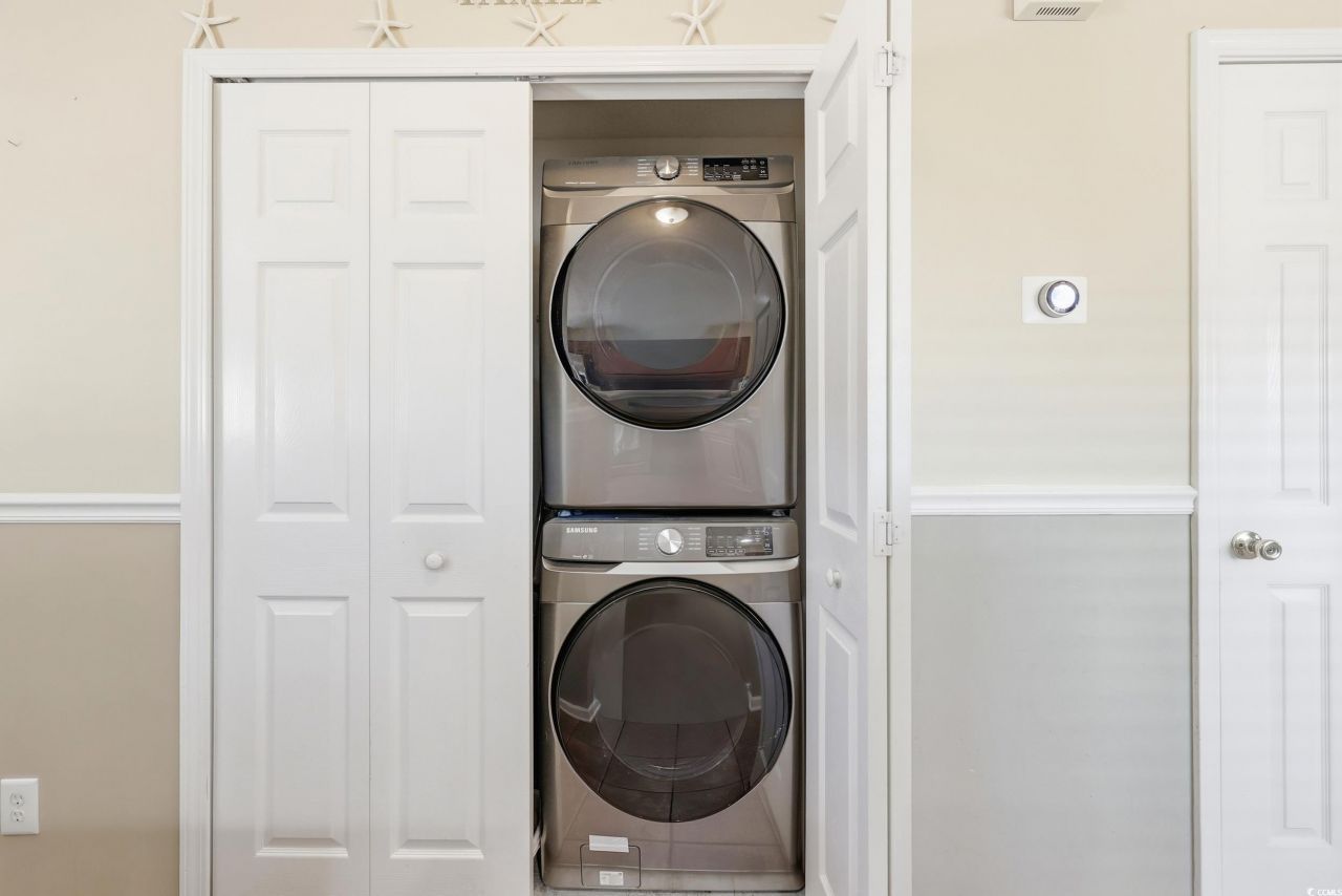 548 Uniola Dr. Photo 28