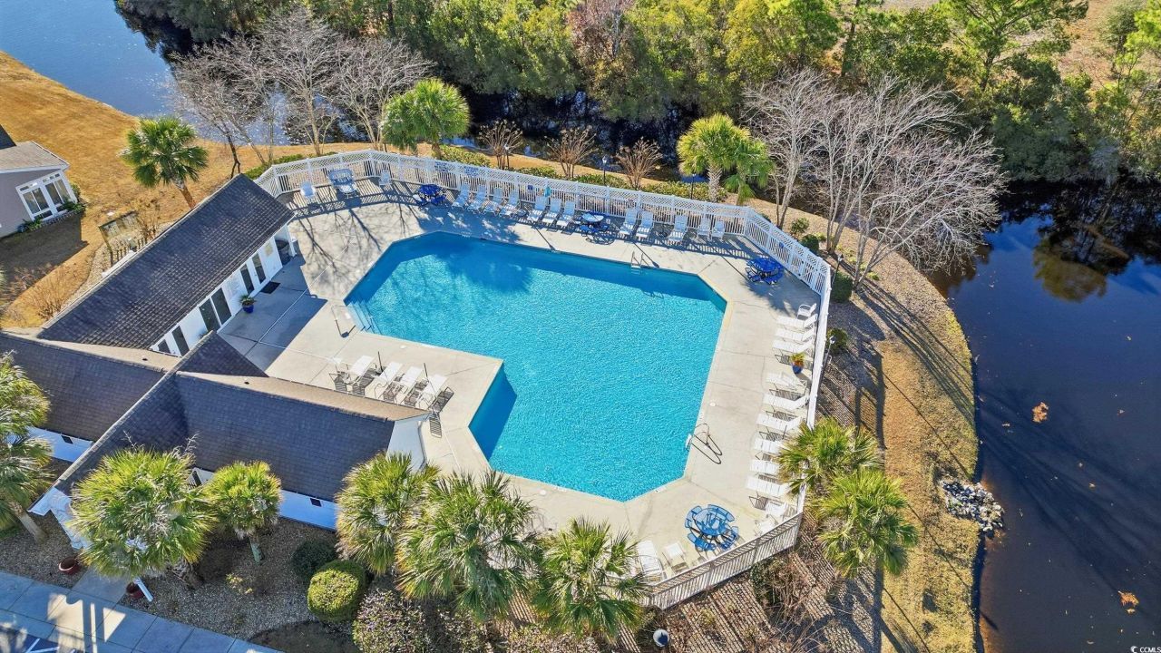 548 Uniola Dr. Photo 37