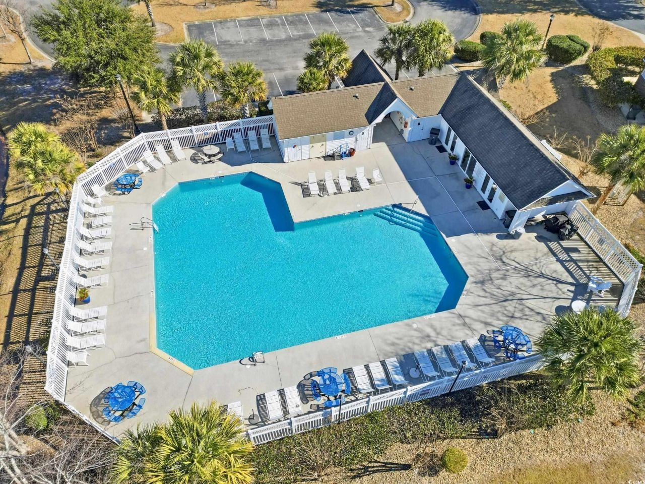 548 Uniola Dr. Photo 38