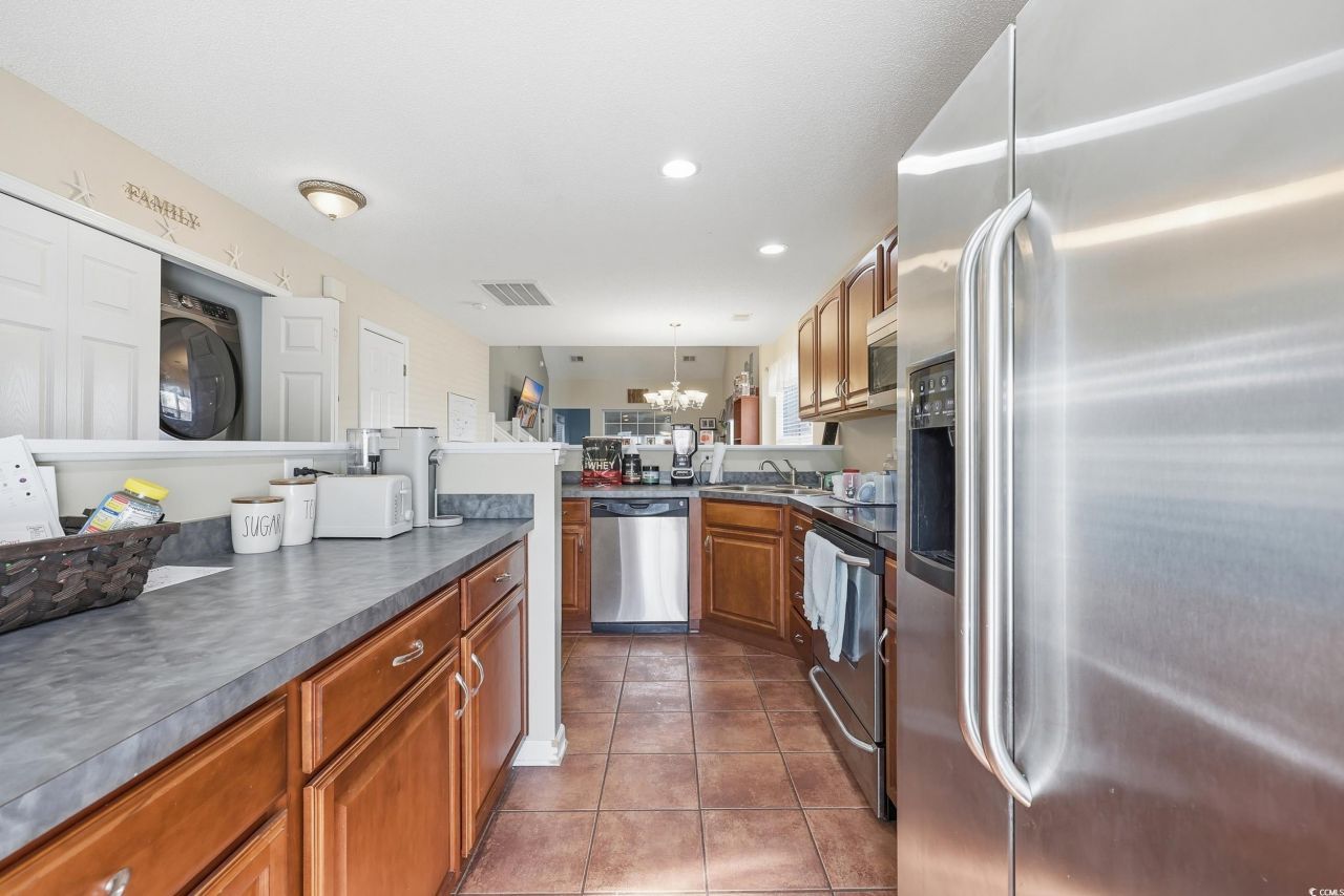 548 Uniola Dr. Photo 5