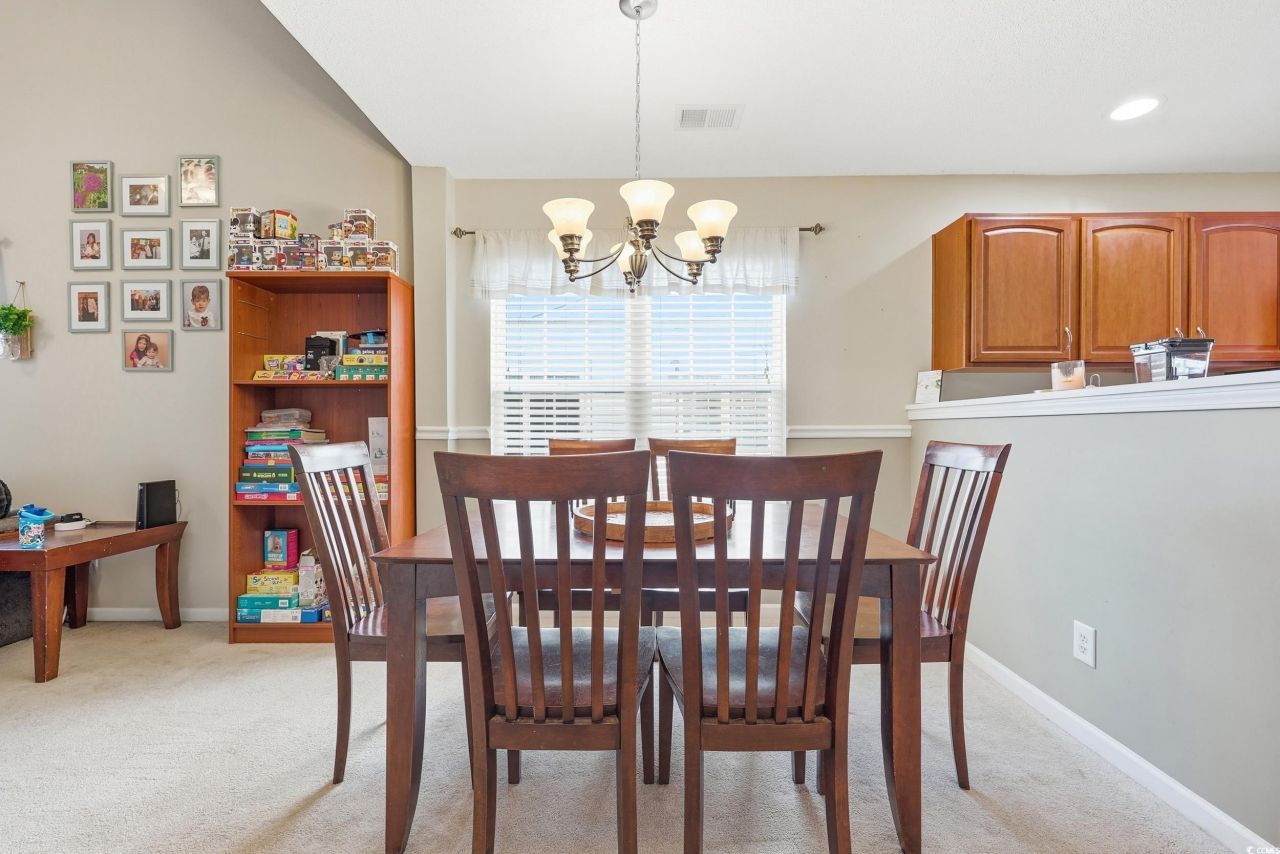 548 Uniola Dr. Photo 7