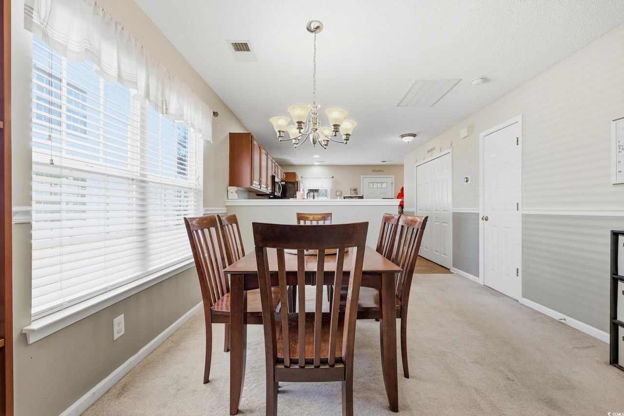 548 Uniola Dr. Photo 8