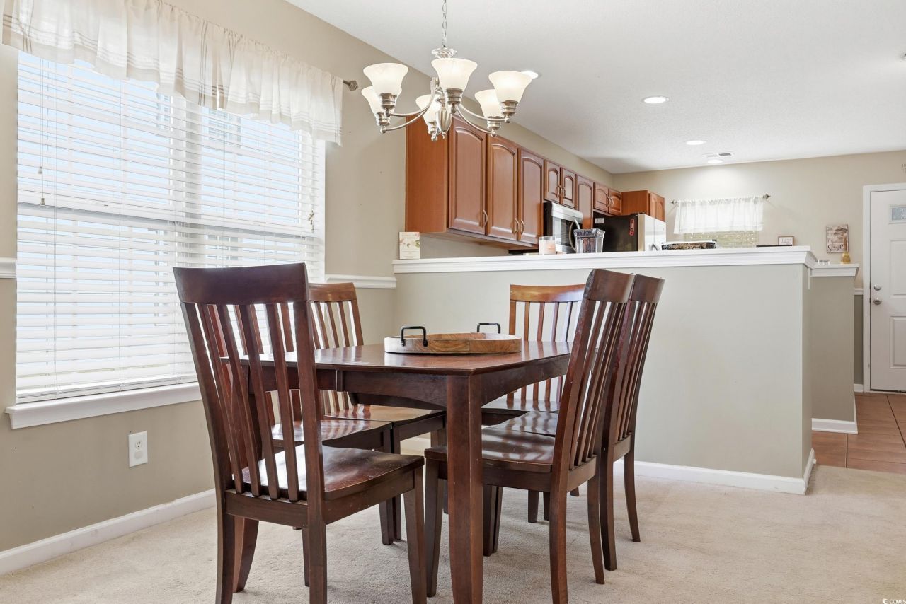 548 Uniola Dr. Photo 9