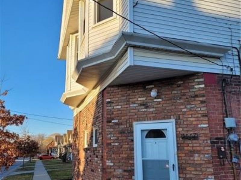 4007 E 54th Street, Unit 2, Newburgh Heights, OH 44105 Photo 2