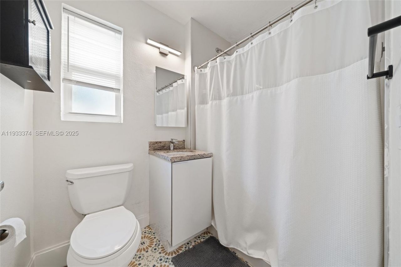 272 NW 42nd St, Miami, FL 33127 Photo