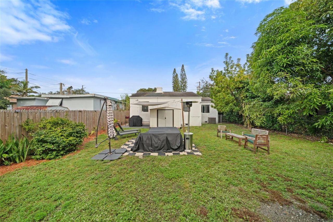 272 NW 42nd St, Miami, FL 33127 Photo