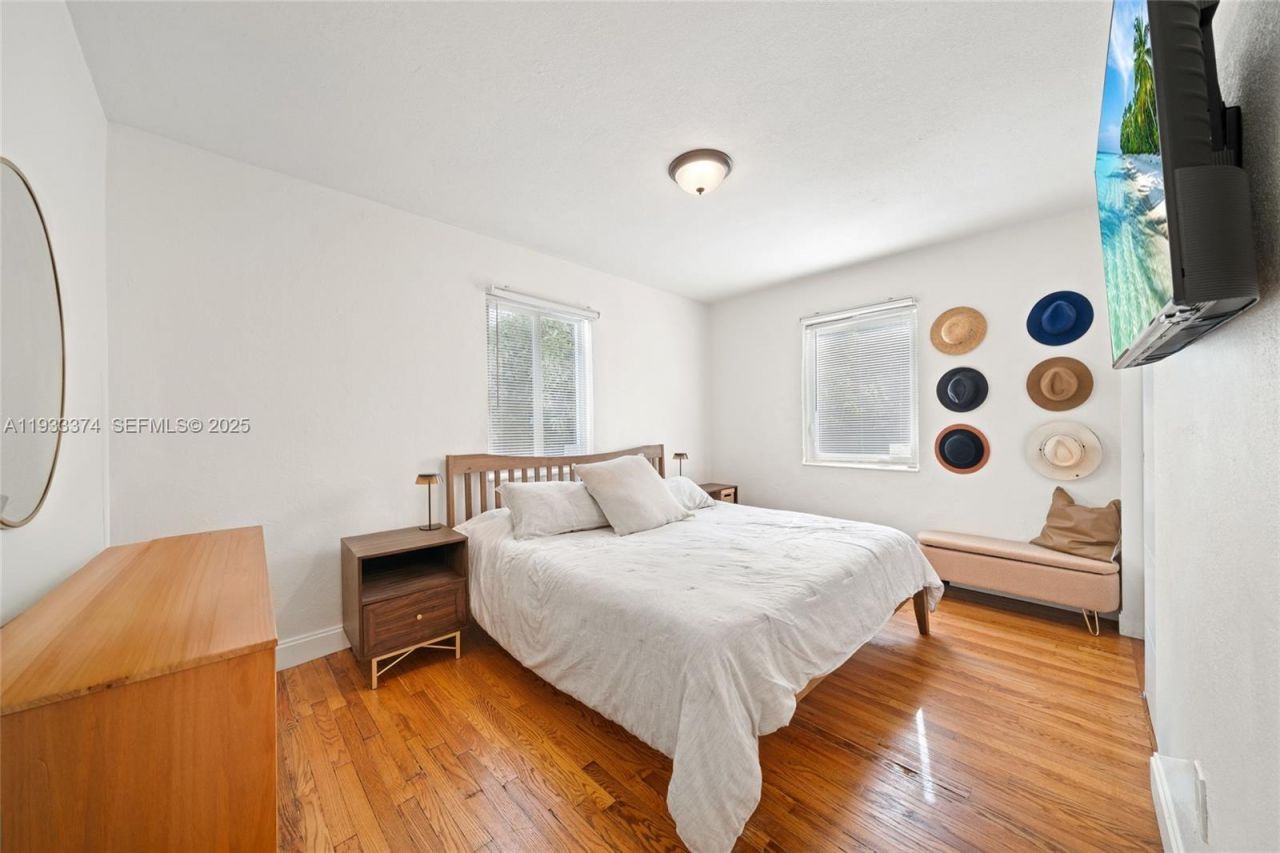 272 NW 42nd St, Miami, FL 33127 Photo