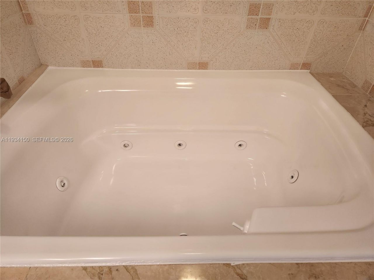 230 174th St, Unit 819, Sunny Isles Beach, FL 33160 Photo