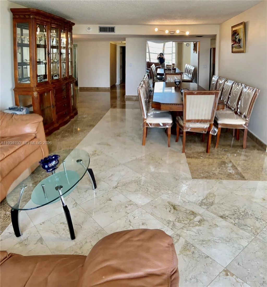 230 174th St, Unit 819, Sunny Isles Beach, FL 33160 Photo