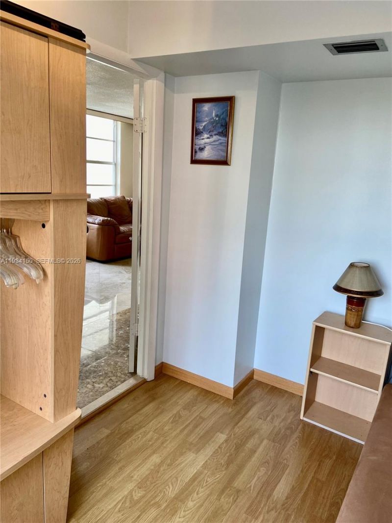 230 174th St, Unit 819, Sunny Isles Beach, FL 33160 Photo