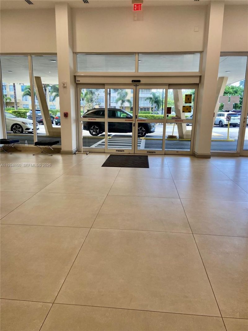 230 174th St, Unit 819, Sunny Isles Beach, FL 33160 Photo