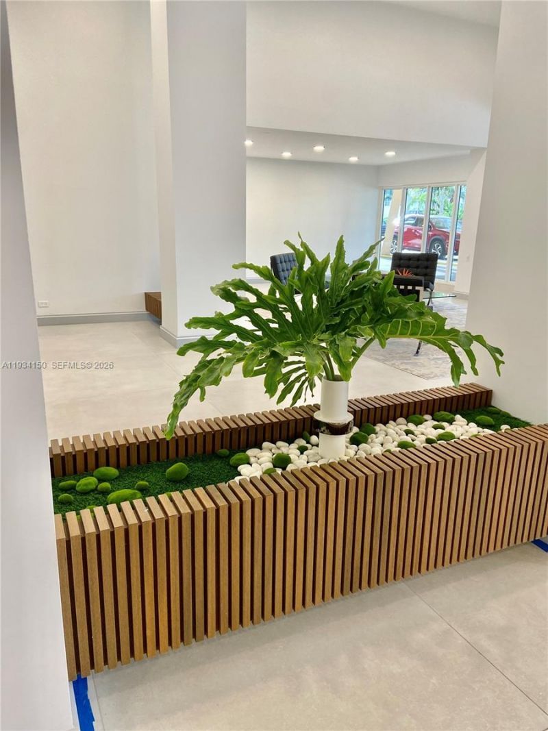 230 174th St, Unit 819, Sunny Isles Beach, FL 33160 Photo