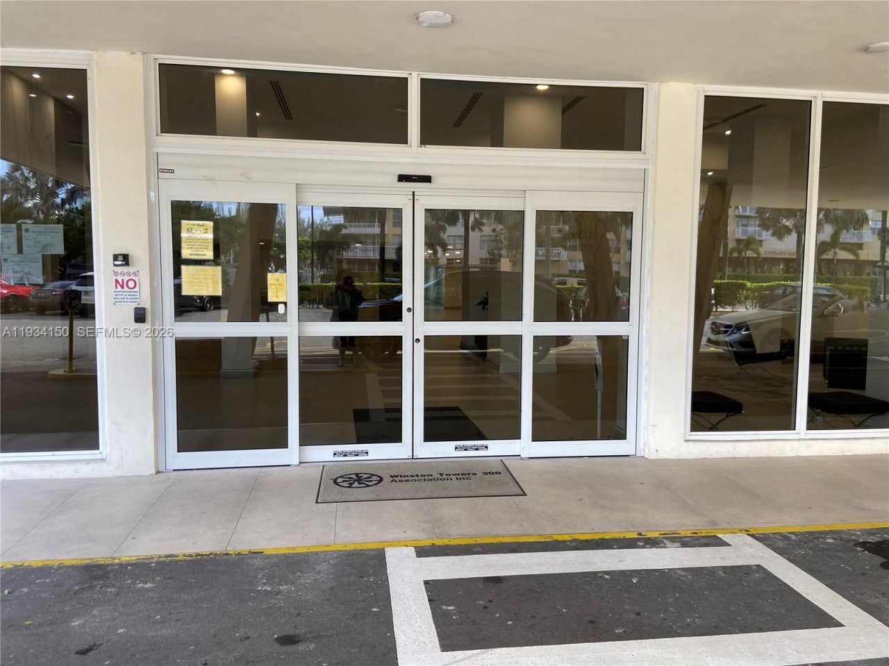 230 174th St, Unit 819, Sunny Isles Beach, FL 33160 Photo