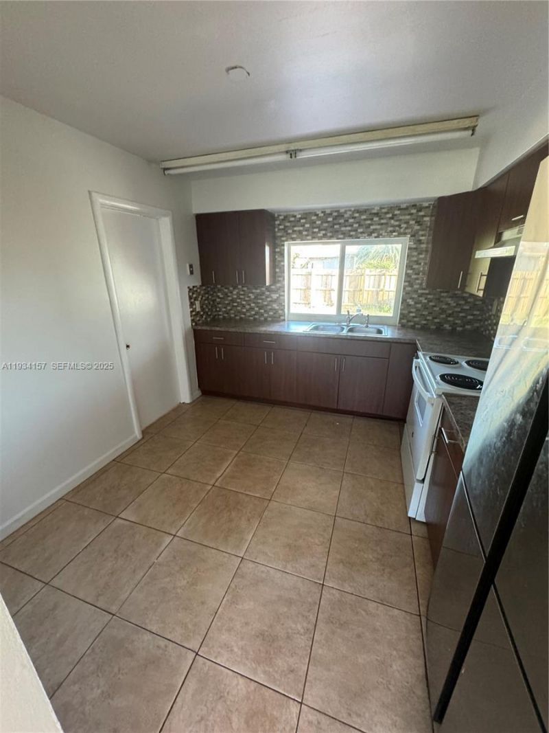 8511 NW 11th St, Pembroke Pines, FL 33024 Photo